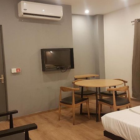 Treetop Inn Csennai Kültér fotó
