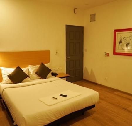 Treetop Inn Csennai Kültér fotó