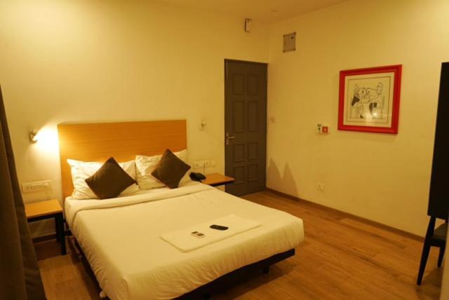 Treetop Inn Csennai Kültér fotó